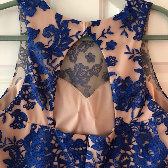 Dress - Picture 5 of 10